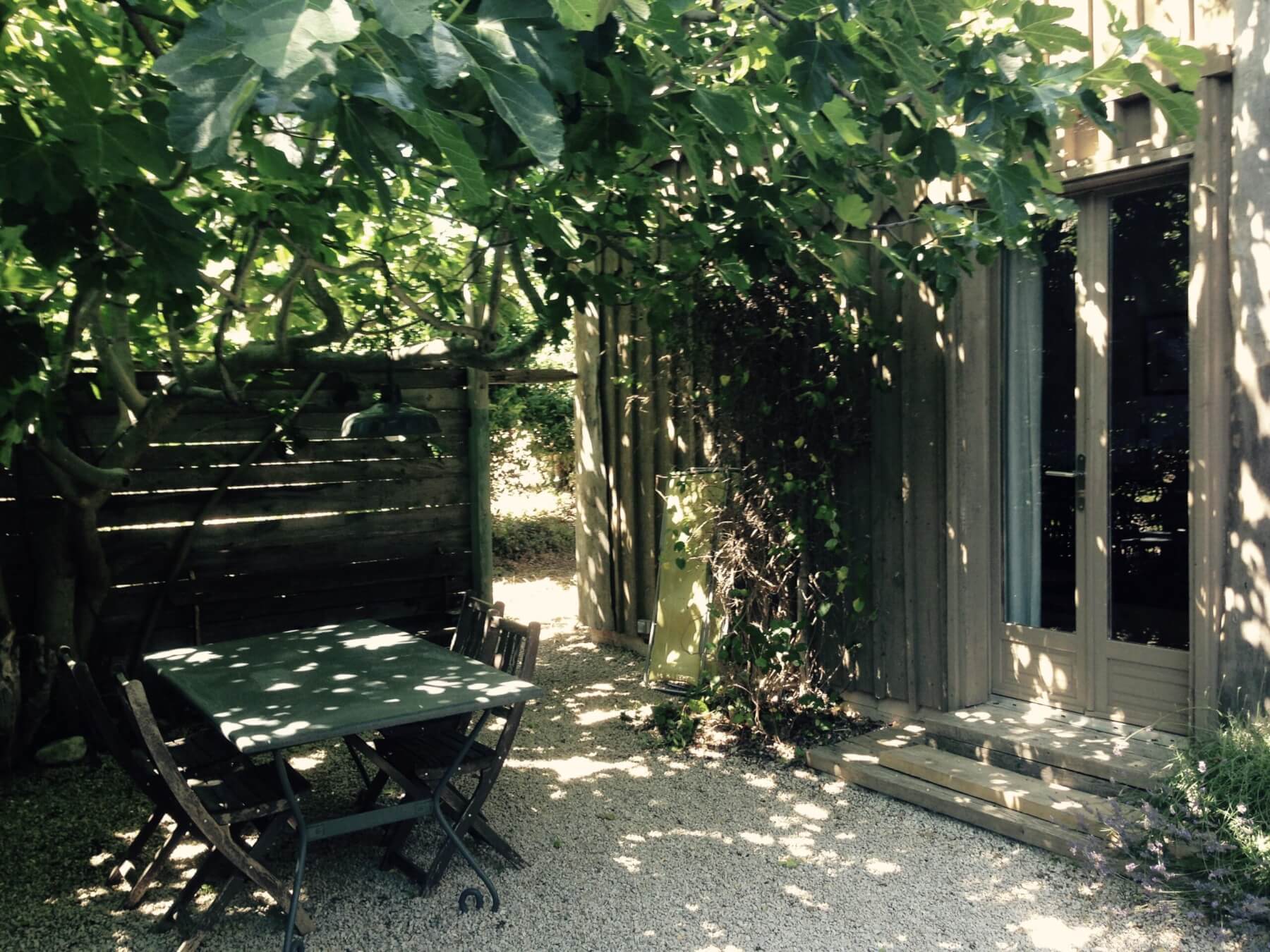 cabane insolite hebergement Fontvieille mont paon min