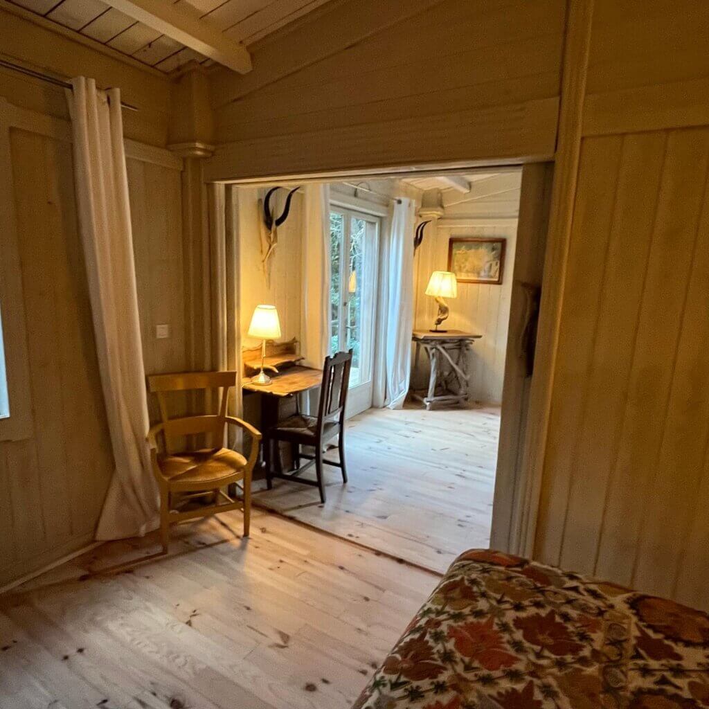 gite Fontvieille 13 piscine cabane