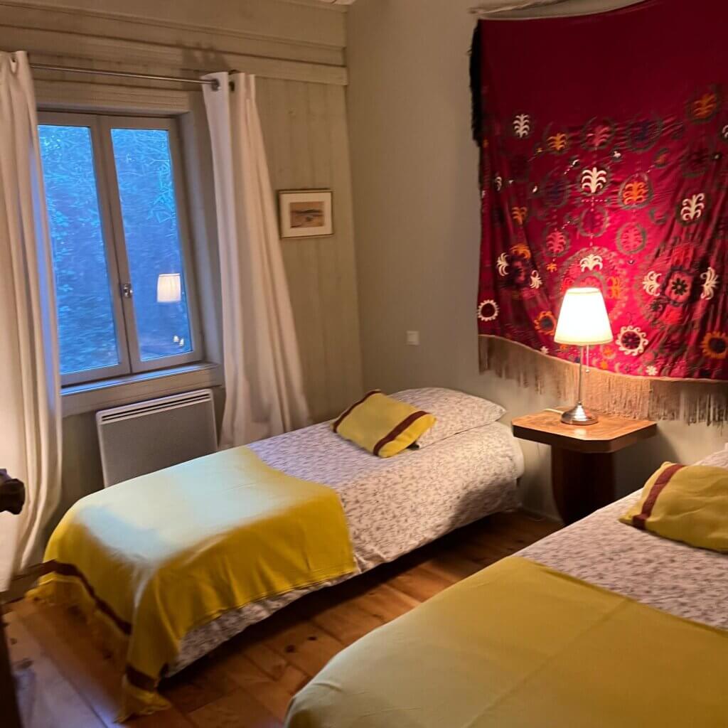 gites a louer saint etienne du gres