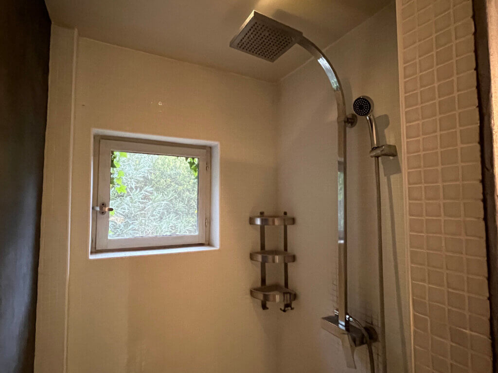 gites hebergement insolite Fontvieille maussane