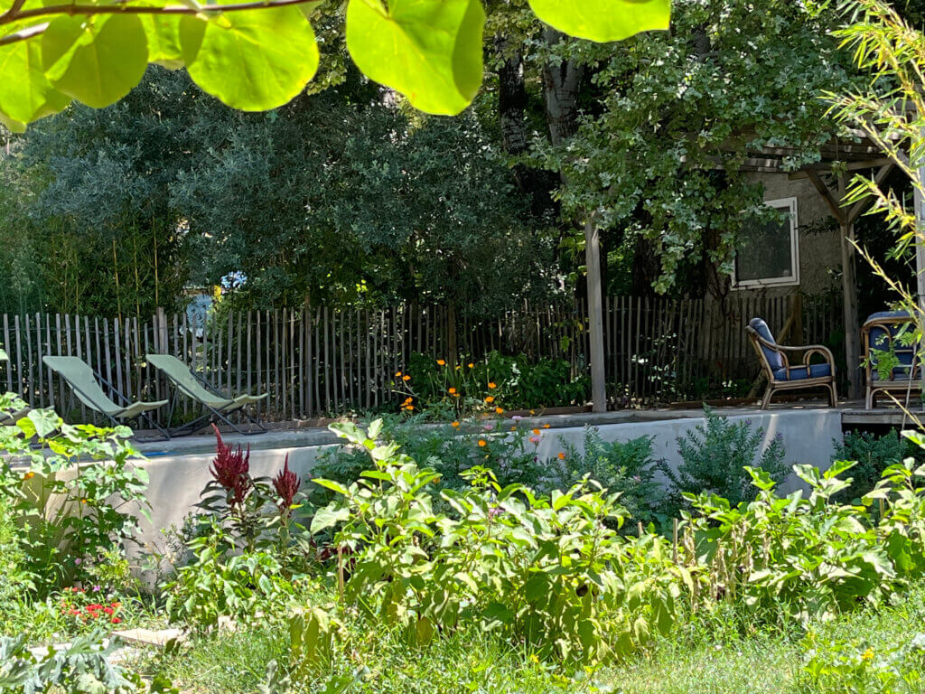 gites piscine cabane Fontvieille 13990